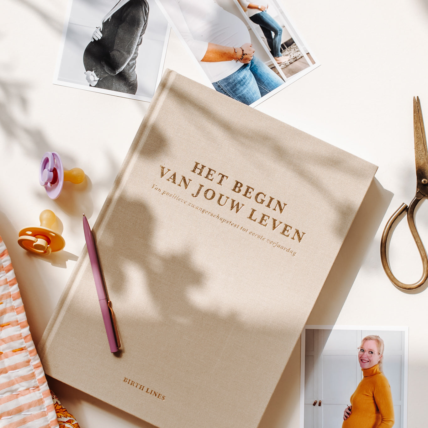 het begin van jouw leven zwangerschaps en baby eerste jaar invulboek linnen kaft voorkant
